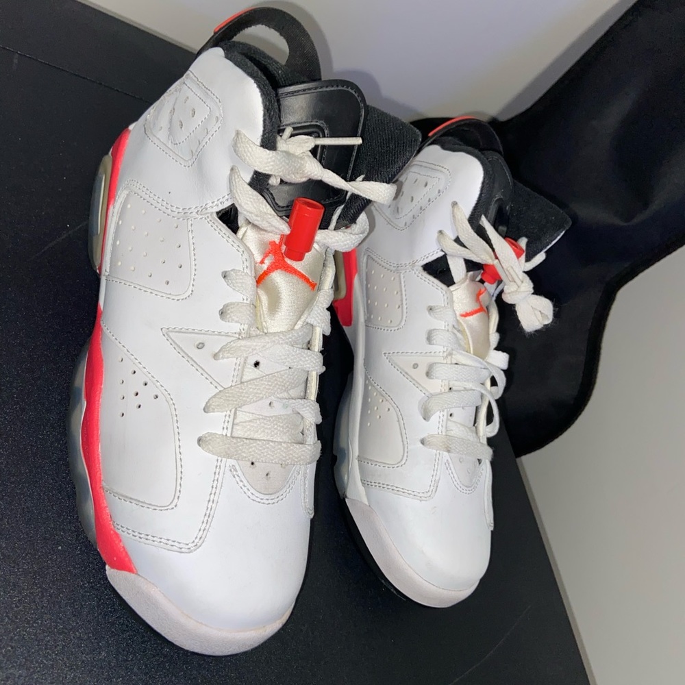 Jordan White Infrared size 6y